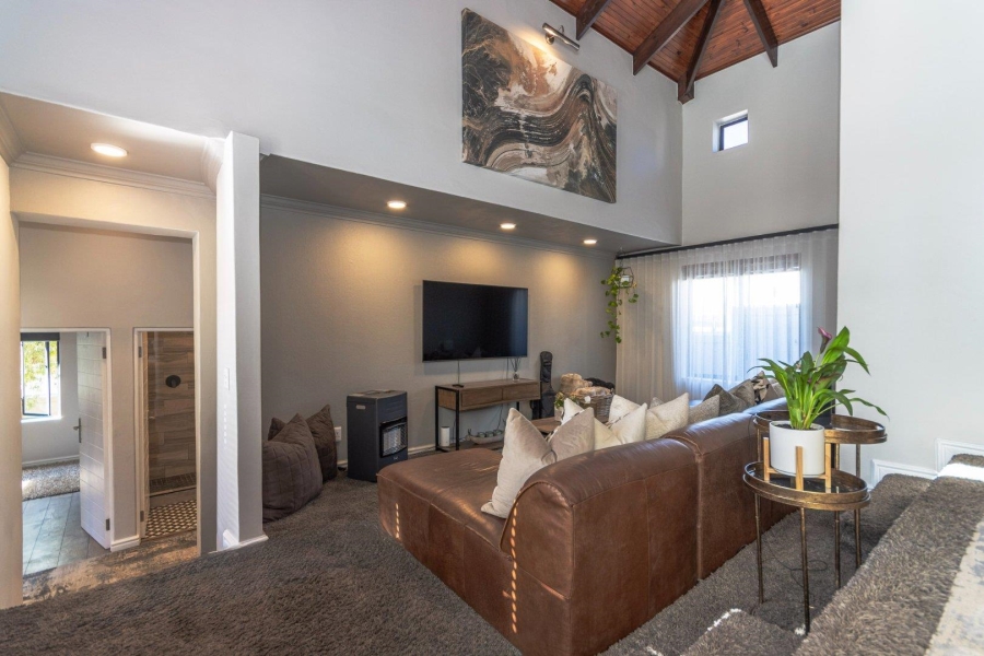 4 Bedroom Property for Sale in Atlantic Beach Golf Estate Western Cape